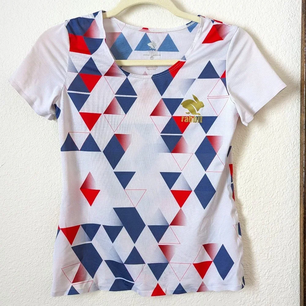 Rabbit Runtee Running Triangle Pattern - Picture 1 of 7